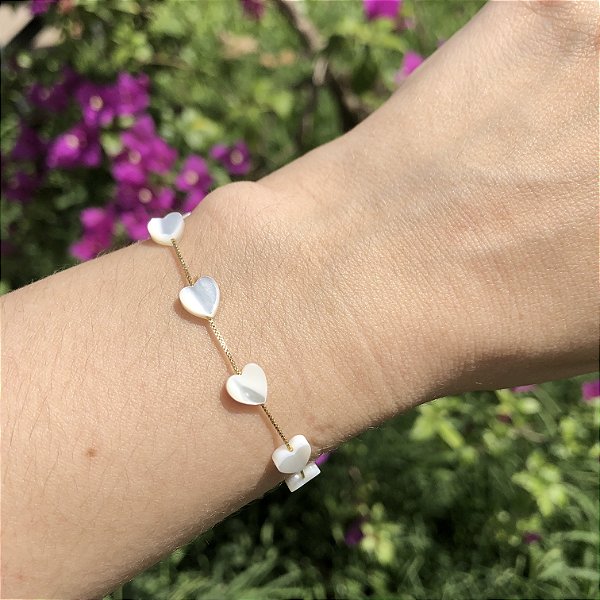 Pulseira corações de madrepérola